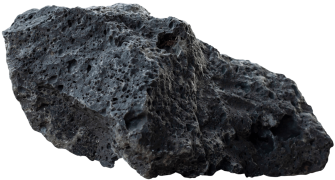 Pietre isolate su sfondo bianco. Grande roccia di granito. Roccia isolata su sfondo bianco.